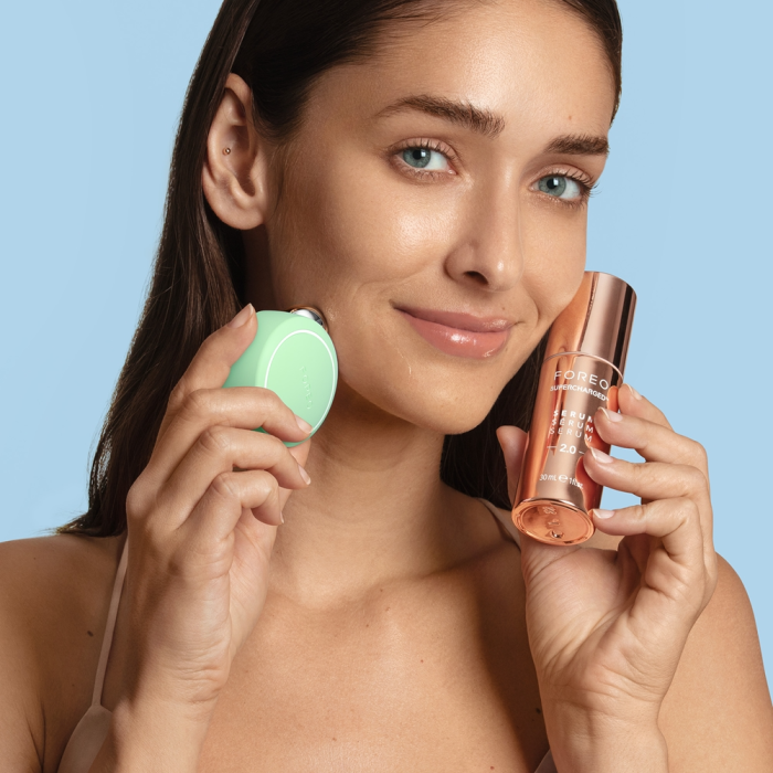 FOREO BEAR 2 Go Pistachio, mikrotokovna naprava za obraz koriščenje